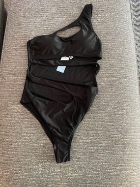 refuge Black One-Shoulder Cutout One-Piece Swimsuit